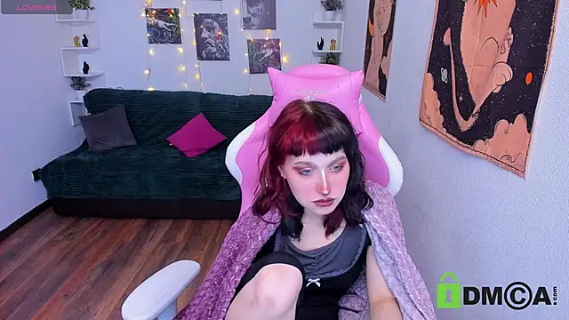 Snapshot of ElizaNik_ chatting on February 16, 7:15 am ElizaNik online show from February 16, 7:15 am