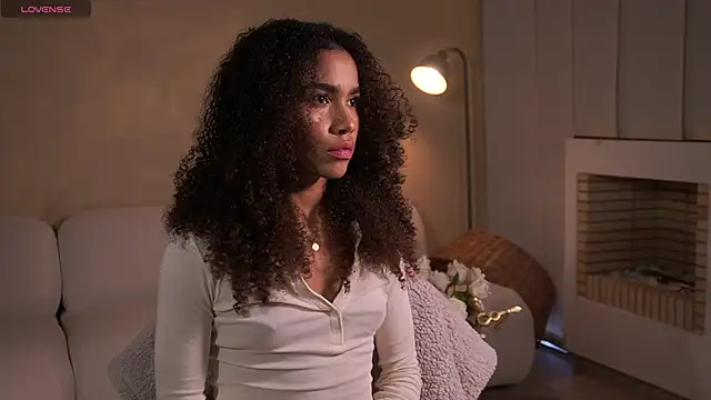 paulacora100 online show from March 13, 8:32 pm