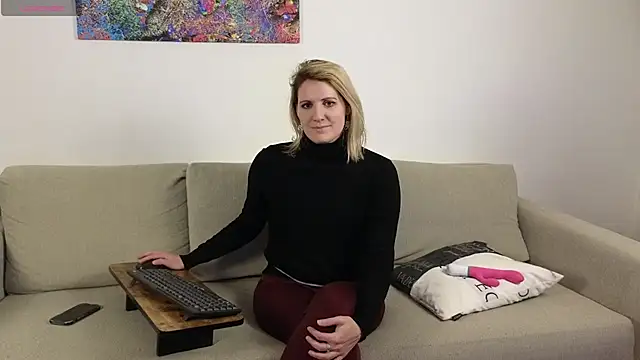 NoraNoxx online show from January 28, 4:52 pm