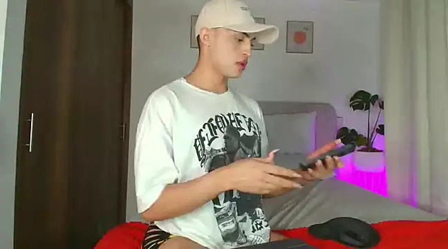 Snapshot of KarolPorttela chatting on December 20, 8:45 pm KarolPorttela online show from December 20, 8:45 pm