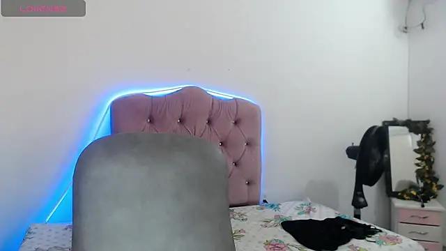 nicoll crazzy online show from January 17, 3:06 pm