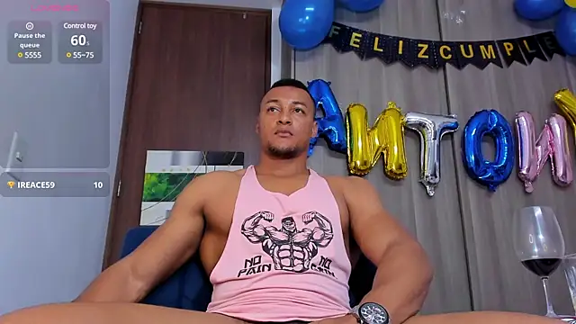 Snapshot of AnthonyWhite24 chatting on January 25, 4:13 am AnthonyWhite24 online show from January 25, 4:13 am