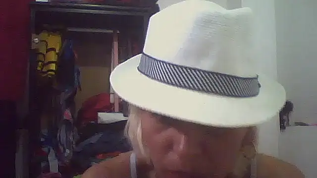 ariana crazzy online show from January 10, 1:24 pm