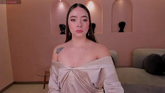 Snapshot of AlinaKravitz chatting on March 5, 12:00 pm AlinaKravitz online show from March 5, 12:00 pm