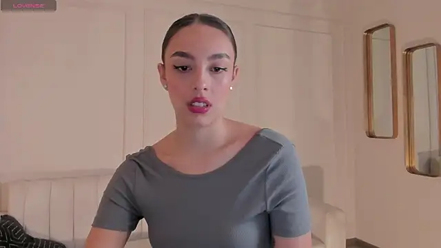 KaiaFerreira online show from January 9, 12:30 pm