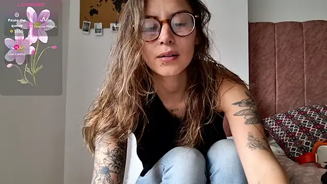 Emmy petit online show from February 6, 5:05 pm