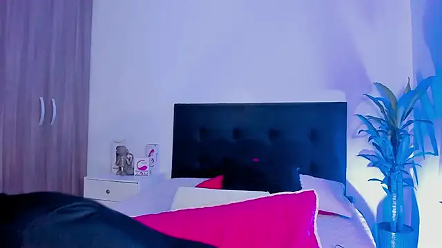 LaylaJewel online show from March 17, 3:40 pm