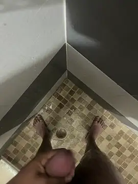 Snapshot of mylovetr1 chatting on December 10, 4:45 am mylovetr1 online show from December 10, 4:45 am