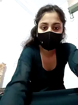 Snapshot of magicmoment00786 chatting on December 22, 10:28 am magicmoment00786 online show from December 22, 10:28 am