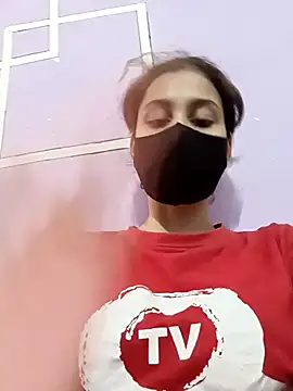 Snapshot of magicmoment00786 chatting on September 28, 7:25 am magicmoment00786 online show from September 28, 7:25 am