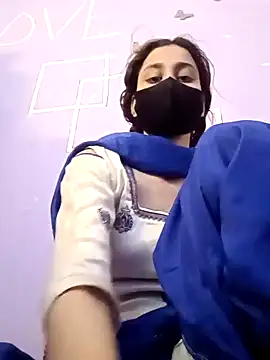 Snapshot of magicmoment00786 chatting on November 4, 5:01 pm magicmoment00786 online show from November 4, 5:01 pm