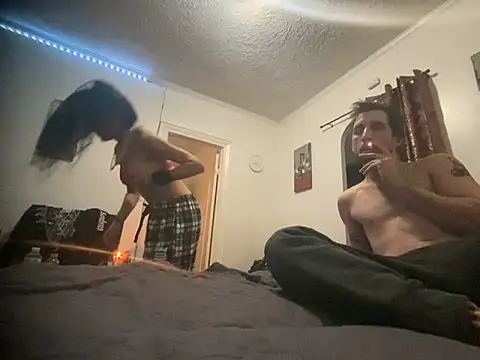 Snapshot of mackmillandhisjills chatting on December 24, 1:17 pm mackmillandhisjills online show from December 24, 1:17 pm