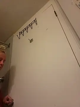 Snapshot of Yourfantasy1379 chatting on October 4, 1:58 am Yourfantasy1379 online show from October 4, 1:58 am