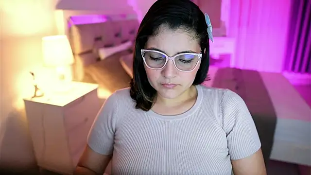 Snapshot of Camilaa_bueno chatting on March 14, 12:54 am Camilaa bueno online show from March 14, 12:54 am