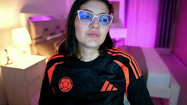 Snapshot of Camilaa_bueno chatting on March 20, 11:02 pm Camilaa bueno online show from March 20, 11:02 pm