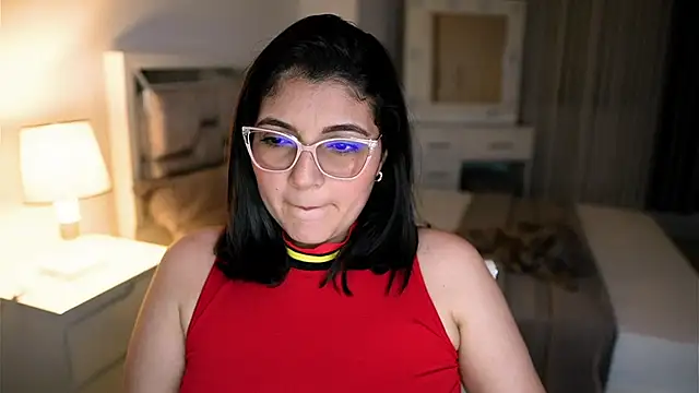 Snapshot of Camilaa_bueno chatting on October 7, 3:04 am Camilaa bueno online show from October 7, 3:04 am