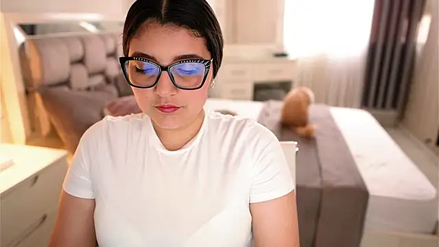 Snapshot of Camilaa_bueno chatting on October 30, 8:09 pm Camilaa bueno online show from October 30, 8:09 pm