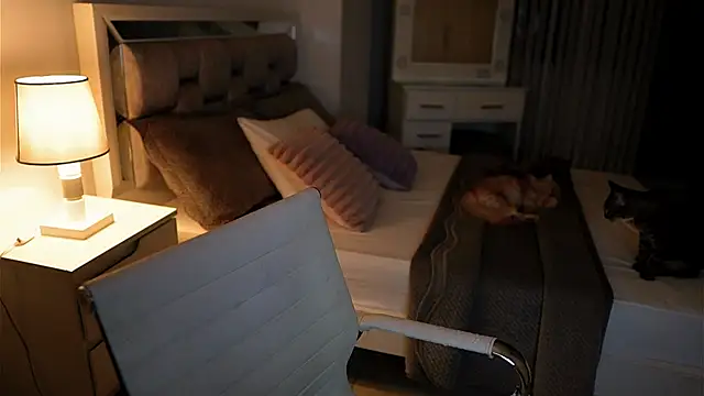 Snapshot of Camilaa_bueno chatting on November 18, 11:37 pm Camilaa bueno online show from November 18, 11:37 pm