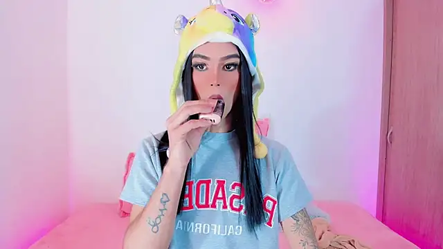 Ashley Reminton online show from March 2, 10:56 am