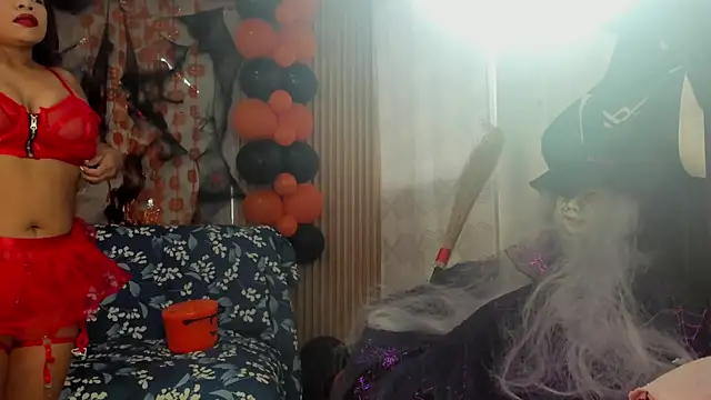 Any topless online show from October 29, 11:01 am