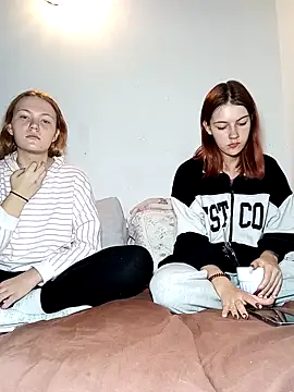 Snapshot of ella_grays chatting on October 5, 3:54 pm ella grays online show from October 5, 3:54 pm