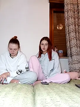 ella grays online show from November 28, 6:32 pm