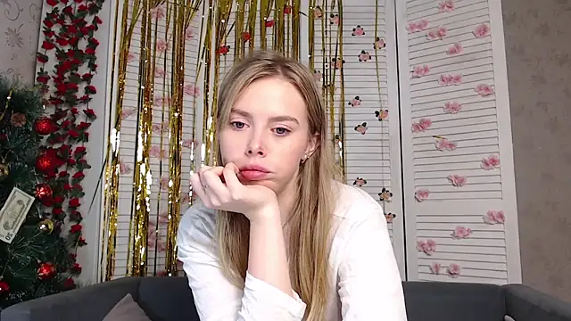 Snapshot of sofiaa_here chatting on December 17, 12:16 am sofiaa here online show from December 17, 12:16 am