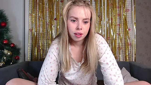 Snapshot of sofiaa_here chatting on January 6, 12:25 am sofiaa here online show from January 6, 12:25 am