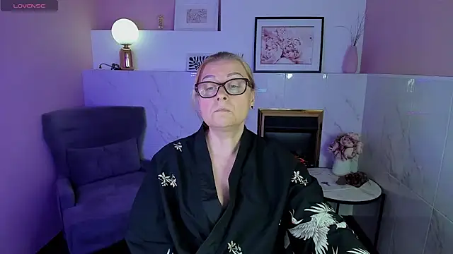 Snapshot of AlexandraKind chatting on January 8, 7:34 pm AlexandraKind online show from January 8, 7:34 pm