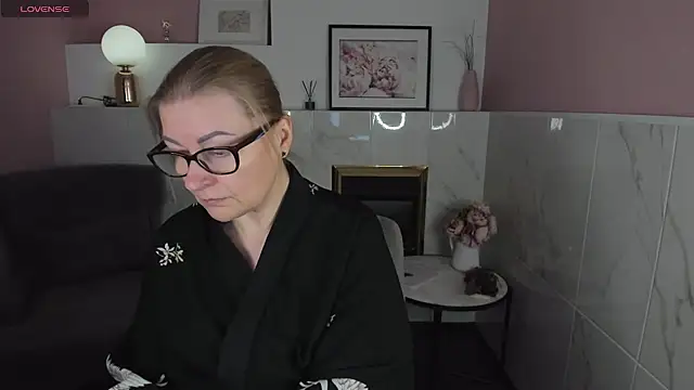 Snapshot of AlexandraKind chatting on January 15, 8:26 pm AlexandraKind online show from January 15, 8:26 pm