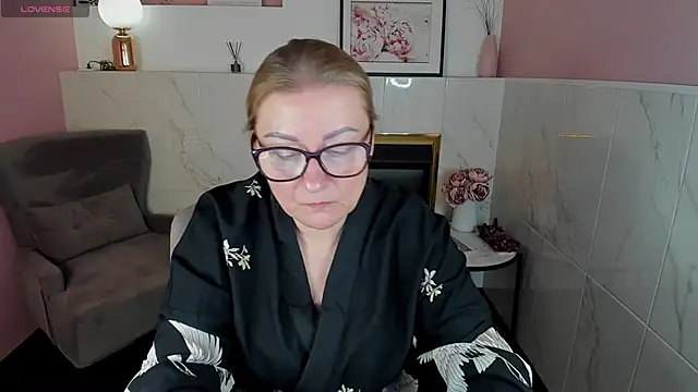 Snapshot of AlexandraKind chatting on January 31, 12:17 am AlexandraKind online show from January 31, 12:17 am