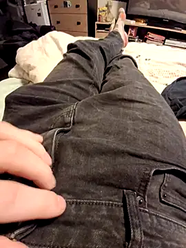 Snapshot of stev3w chatting on February 24, 4:04 pm stev3w online show from February 24, 4:04 pm