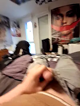 Snapshot of stev3w chatting on October 3, 6:43 am stev3w online show from October 3, 6:43 am