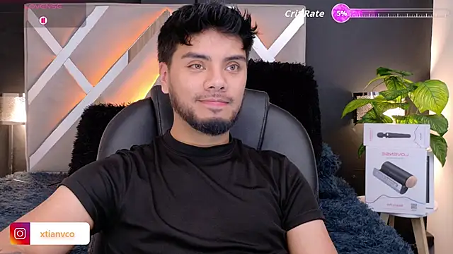 Snapshot of Tommidubois chatting on December 4, 3:38 am Tommidubois online show from December 4, 3:38 am