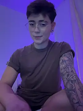 Snapshot of Chriss_gomez2 chatting on November 17, 9:04 am Chriss gomez2 online show from November 17, 9:04 am