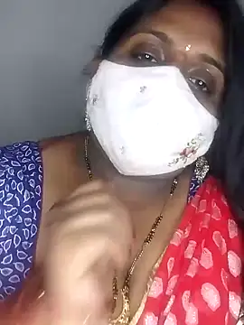 Snapshot of Sexy_Radhikaa chatting on February 13, 6:59 pm Sexy Radhikaa online show from February 13, 6:59 pm