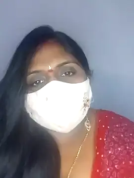 Snapshot of Sexy_Radhikaa chatting on February 14, 5:41 am Sexy Radhikaa online show from February 14, 5:41 am
