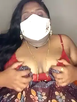 Snapshot of Sexy_Radhikaa chatting on February 24, 4:04 pm Sexy Radhikaa online show from February 24, 4:04 pm
