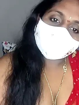 Snapshot of Sexy_Radhikaa chatting on February 25, 3:20 am Sexy Radhikaa online show from February 25, 3:20 am