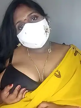 Snapshot of Sexy_Radhikaa chatting on February 25, 9:42 am Sexy Radhikaa online show from February 25, 9:42 am