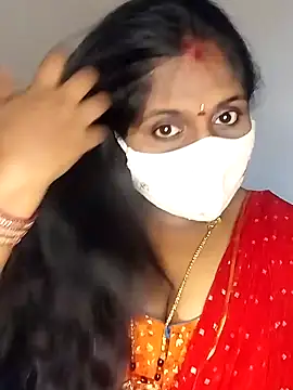 Snapshot of Sexy_Radhikaa chatting on February 26, 7:31 am Sexy Radhikaa online show from February 26, 7:31 am