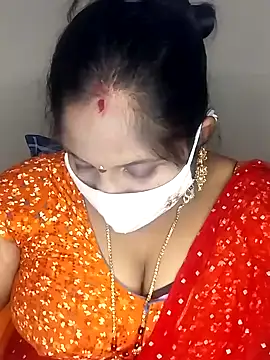 Snapshot of Sexy_Radhikaa chatting on February 26, 4:45 pm Sexy Radhikaa online show from February 26, 4:45 pm
