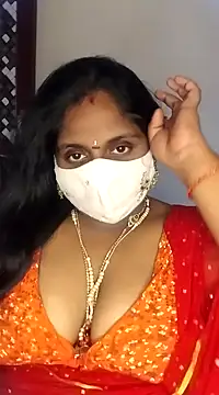 Snapshot of Sexy_Radhikaa chatting on March 17, 10:17 am Sexy Radhikaa online show from March 17, 10:17 am