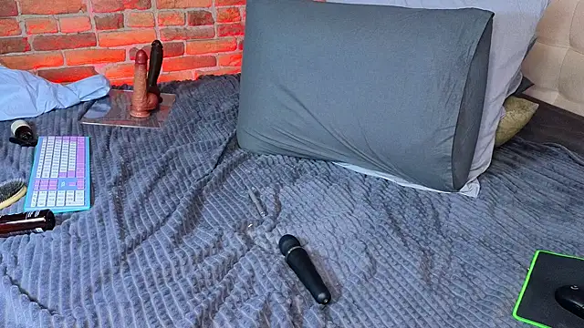 Snapshot of LinaQik chatting on December 28, 5:03 pm LinaQik online show from December 28, 5:03 pm