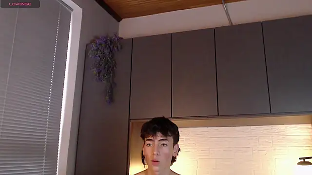 Snapshot of MattiDeLuca chatting on December 26, 6:01 pm MattiDeLuca online show from December 26, 6:01 pm