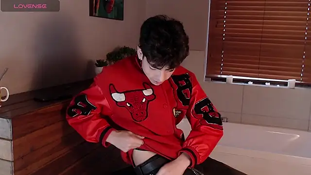 Snapshot of MattiDeLuca chatting on February 13, 6:16 pm MattiDeLuca online show from February 13, 6:16 pm