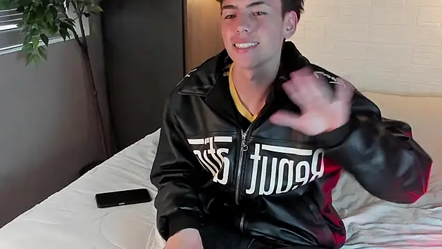 Snapshot of MattiDeLuca chatting on March 19, 11:39 am MattiDeLuca online show from March 19, 11:39 am