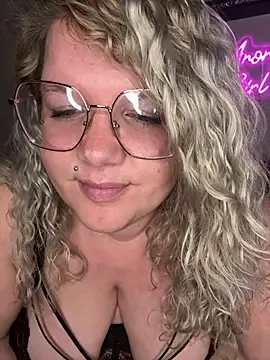 CurvyAnonymousGirl89 online show from February 17, 4:37 pm