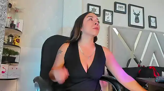 Snapshot of natacha__black_ chatting on January 25, 10:07 pm natacha black online show from January 25, 10:07 pm