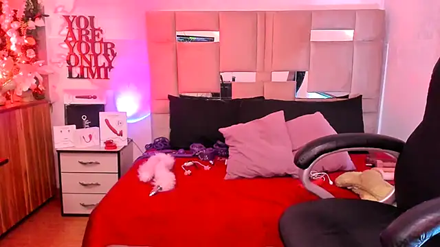 Snapshot of natacha__black_ chatting on February 24, 9:41 pm natacha black online show from February 24, 9:41 pm